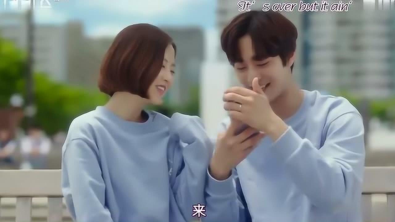 我女朋友考上了青岛即墨的公务员，而我在济南工作，我们该怎么办呢？